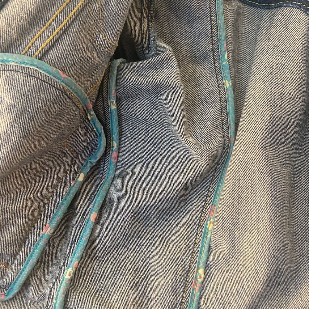 A&F Distressed Denim Jacket - Picture 3 of 8
